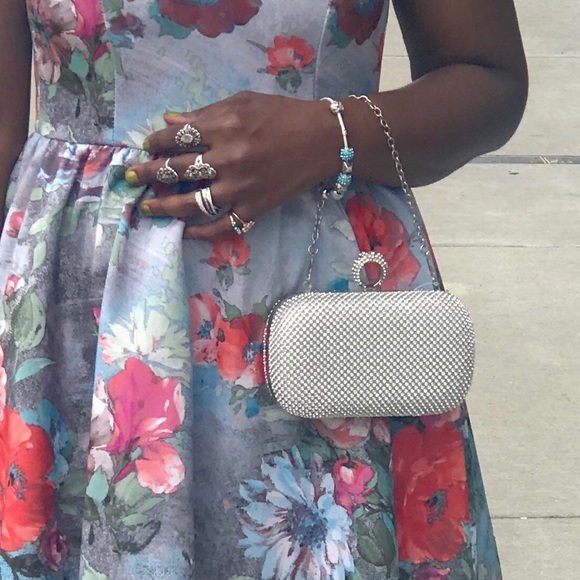 🎉Just In🎉Simulated Diamond Studded Clutch - Picture 7 of 7